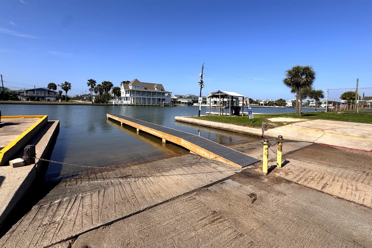 Boat launch in Sea Isle Marina