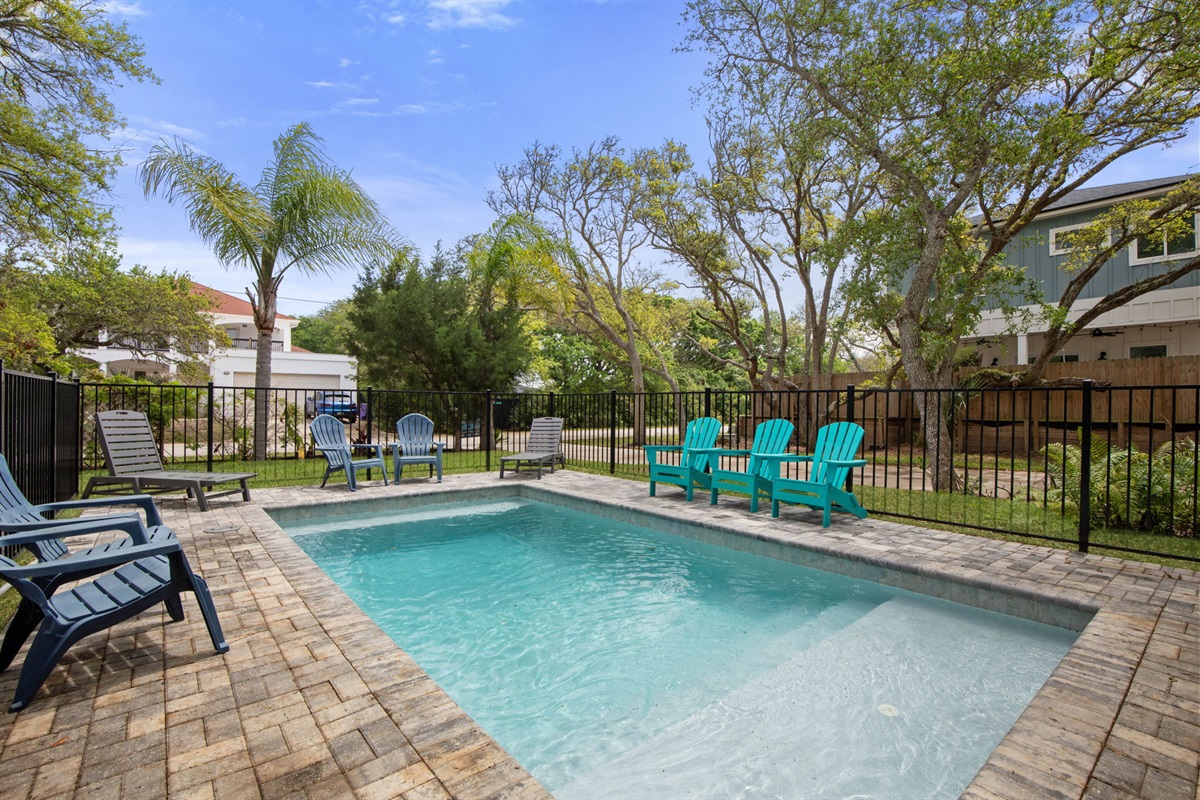 Sunlit swims turn into slow afternoons here, with kids splashing in the pool while parents sink into a chair beneath the trees. By sunset, the water still glimmers, laughter lingers, and another easy family memory has found its place.