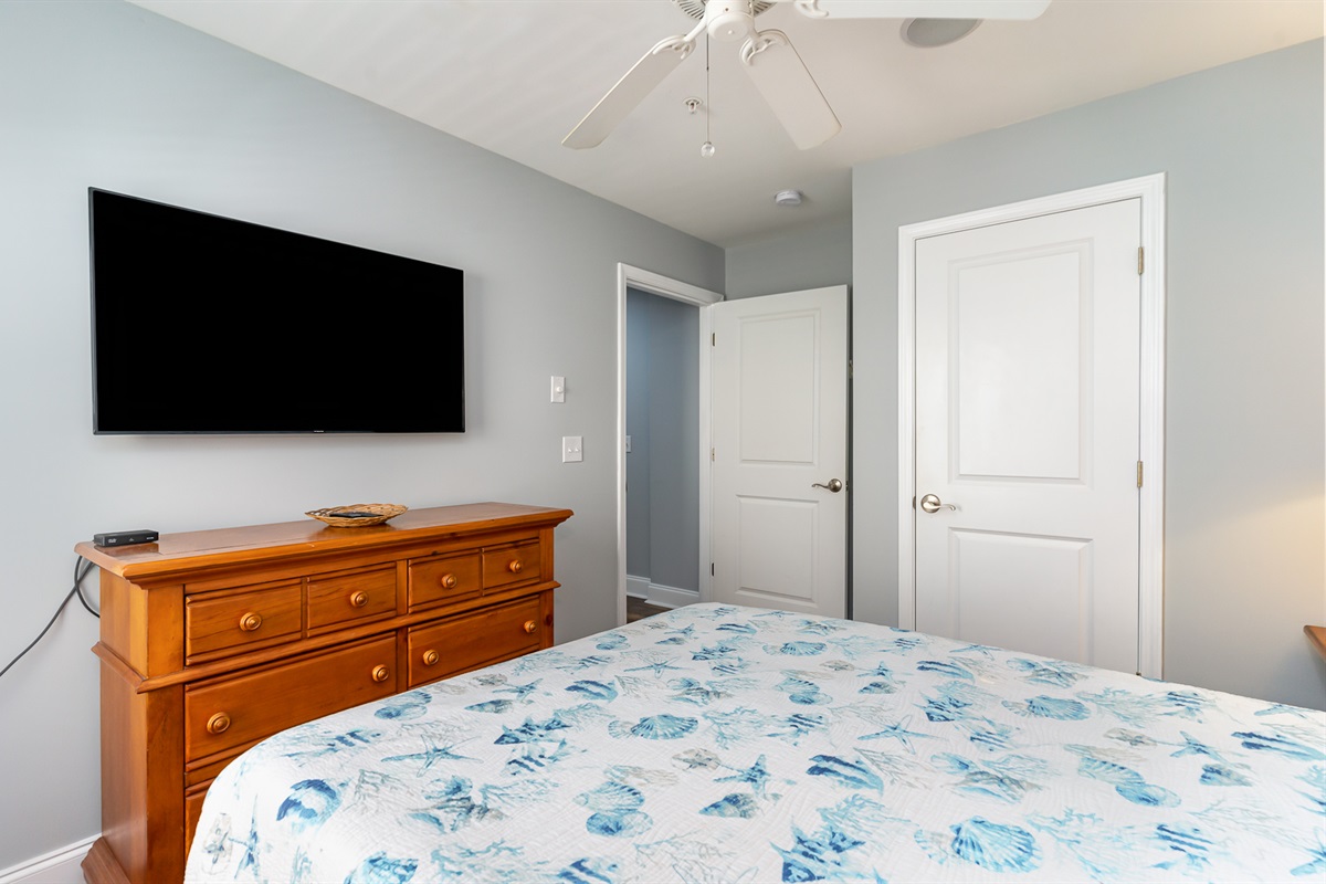 Queen in Bedroom #1 Downstairs