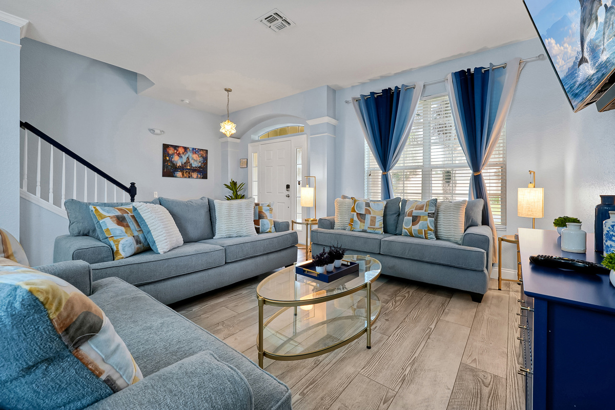 Spacious living room
