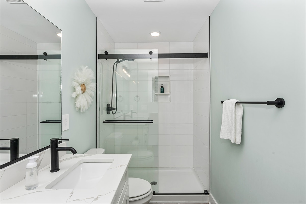 Primary Bedroom Bathrom