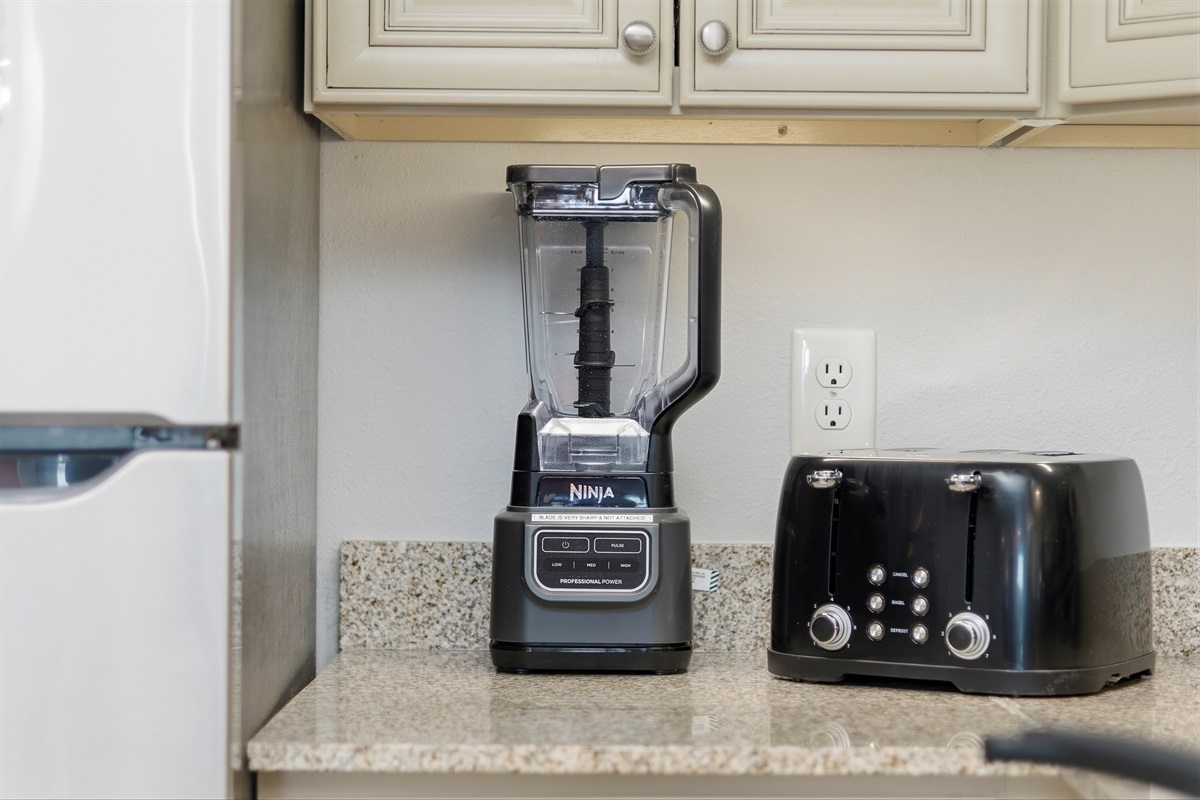 Ninja blender, blade is VERY sharp!