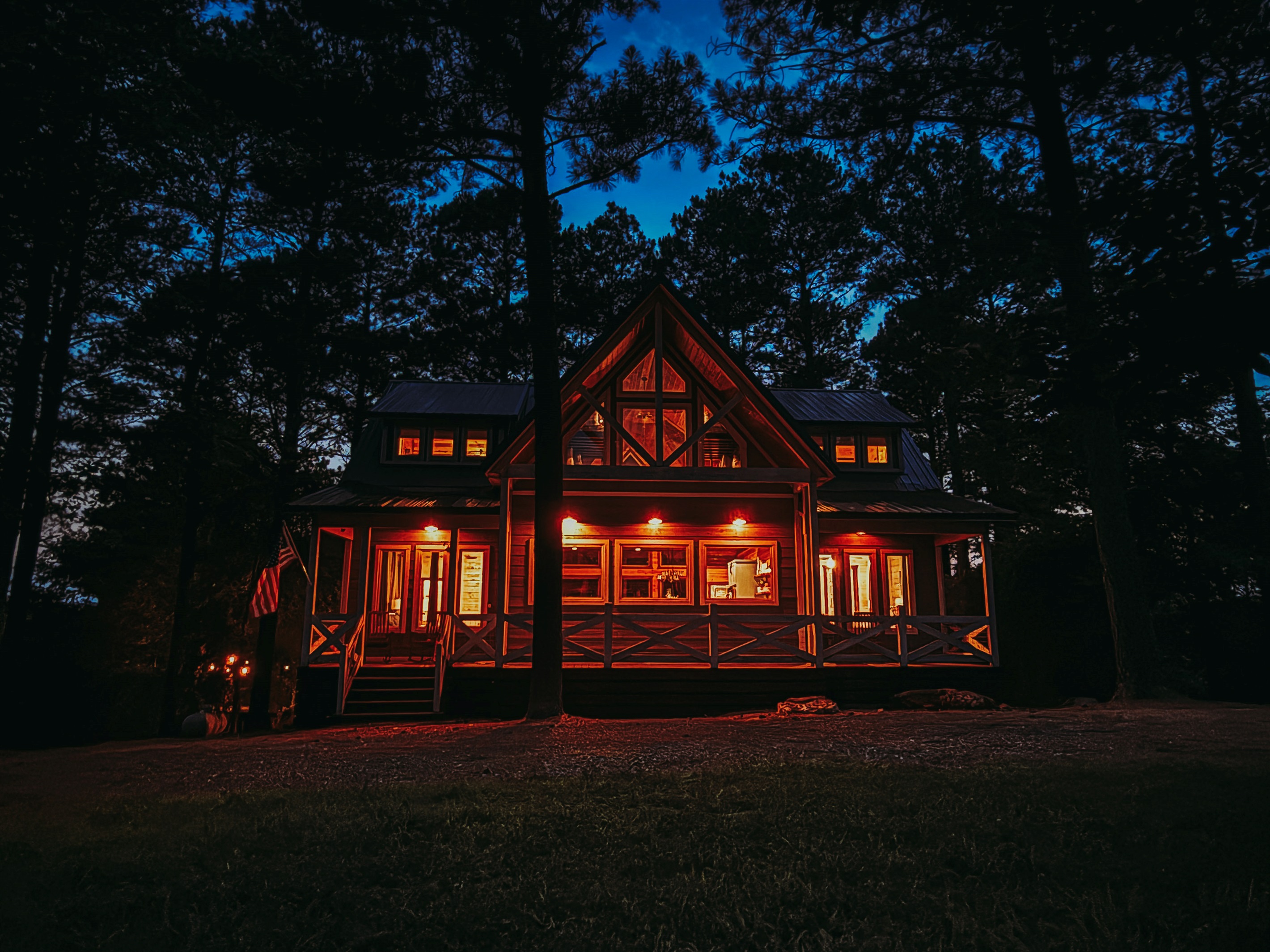 Gather outside under the stars—the cabin’s glow creates the perfect backdrop.