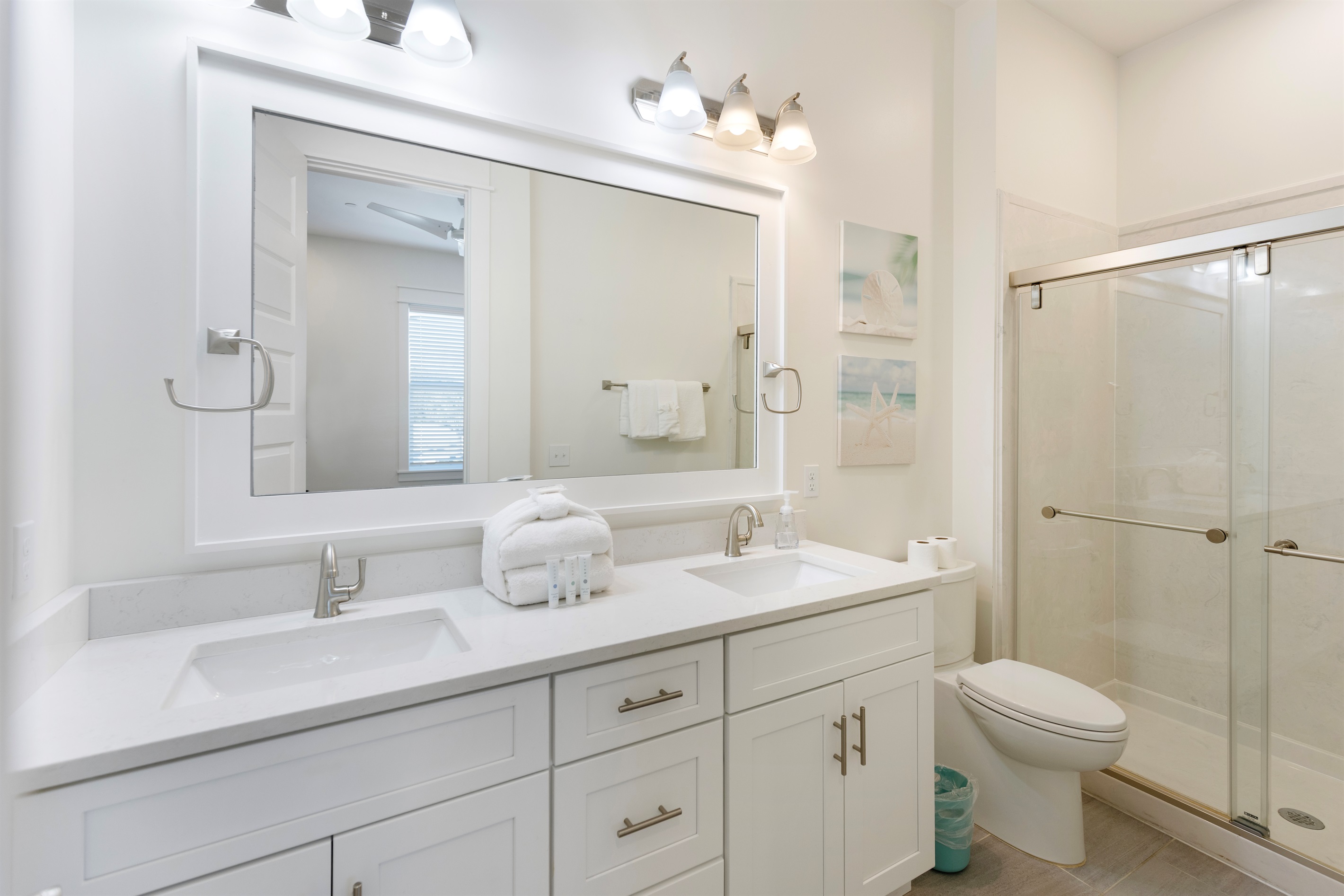 Bathroom (2nd Floor Ensuite)