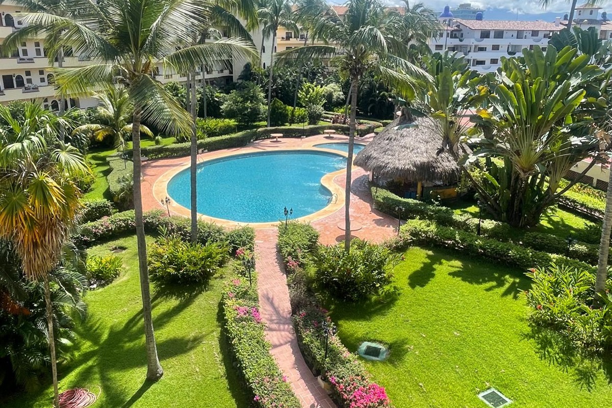 POOL AREA WITH BBQ & CABANA