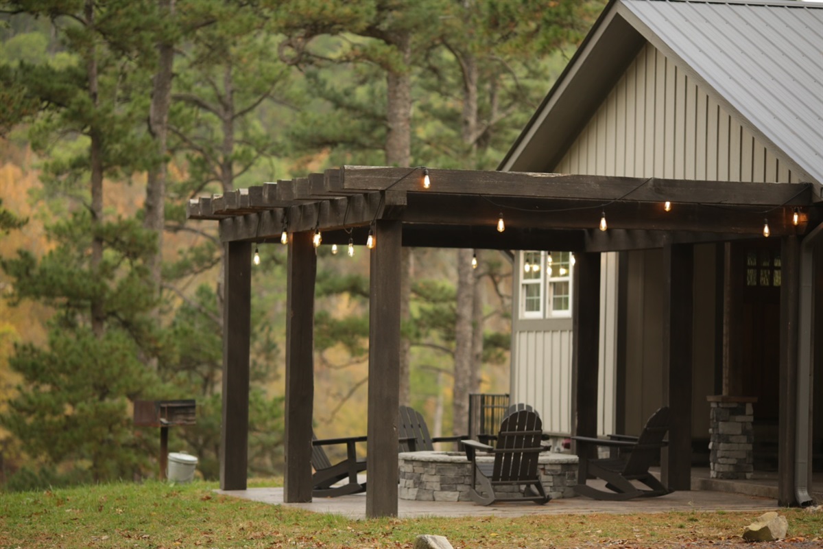 Pergola and fire pit / seating