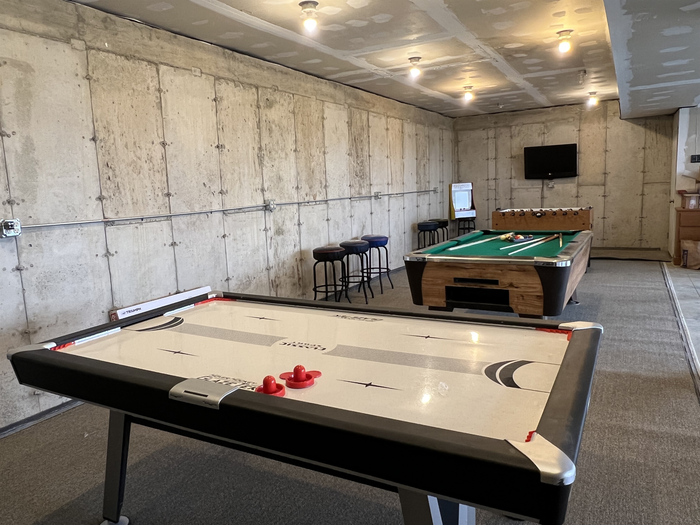 Air hockey
