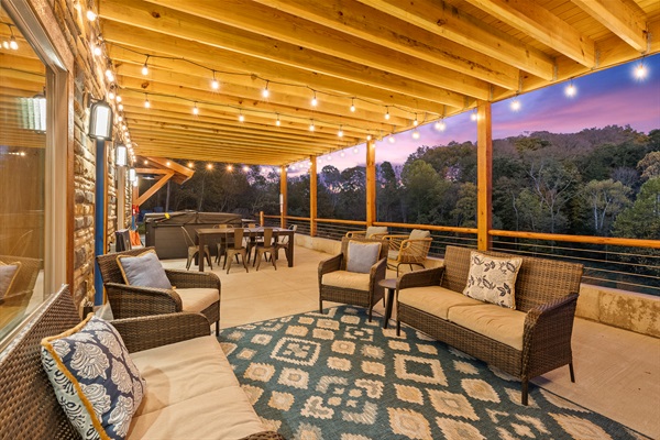 Lots of seating areas if you want to break into smaller groups