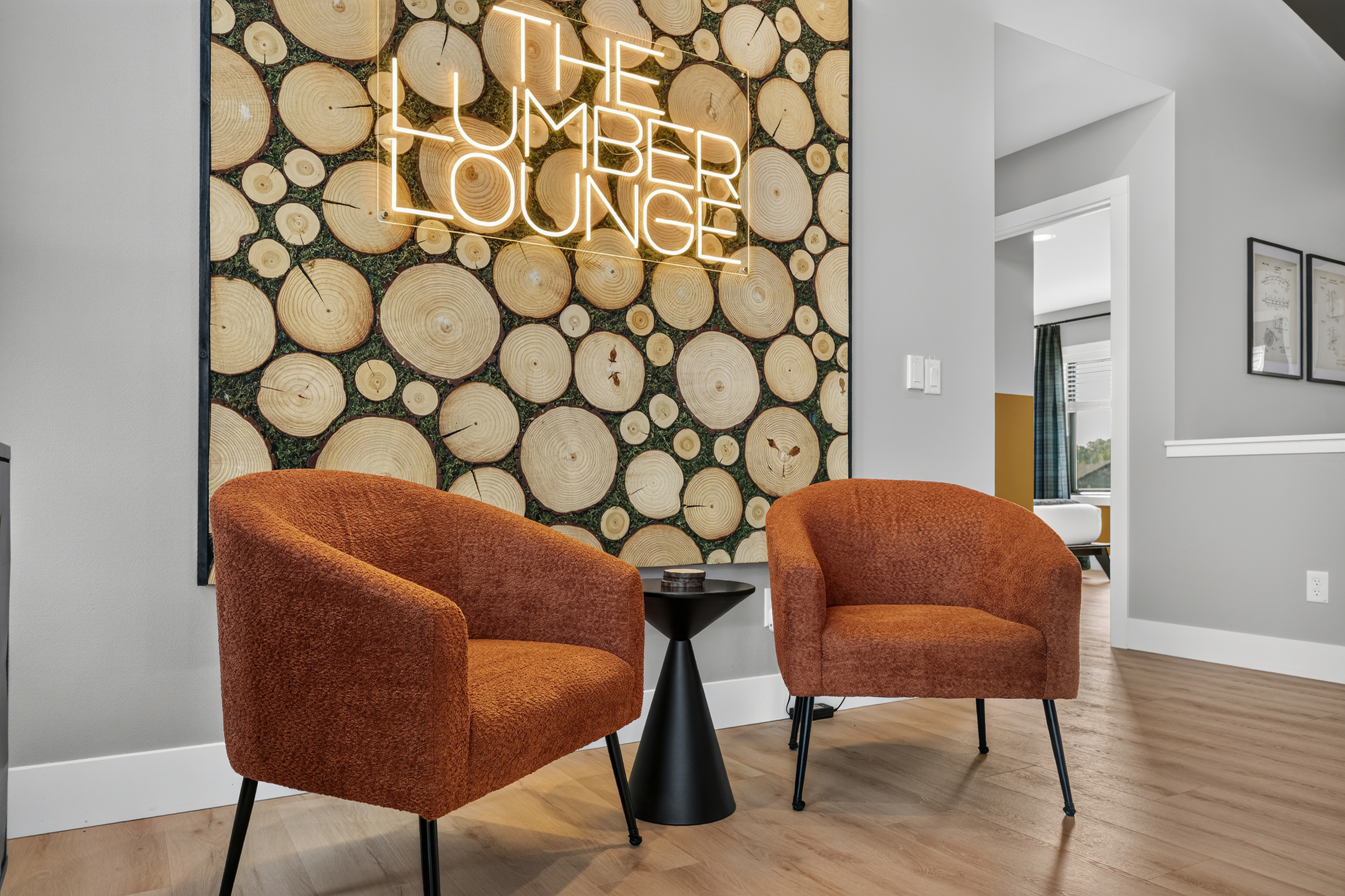 Lounge home - Take a picture and send to your friends and family