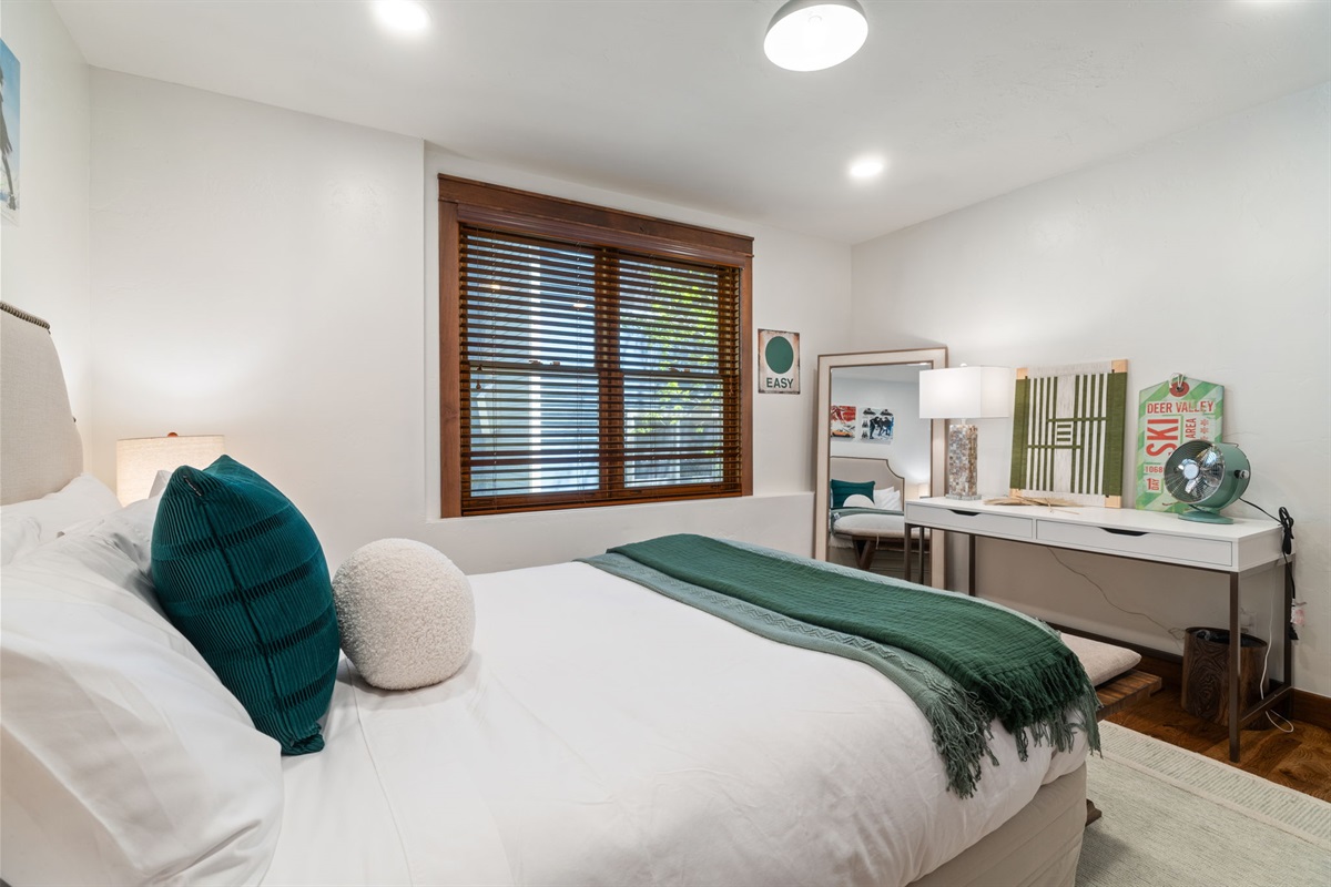 Bedroom 2 - Queen. Green - Easy!