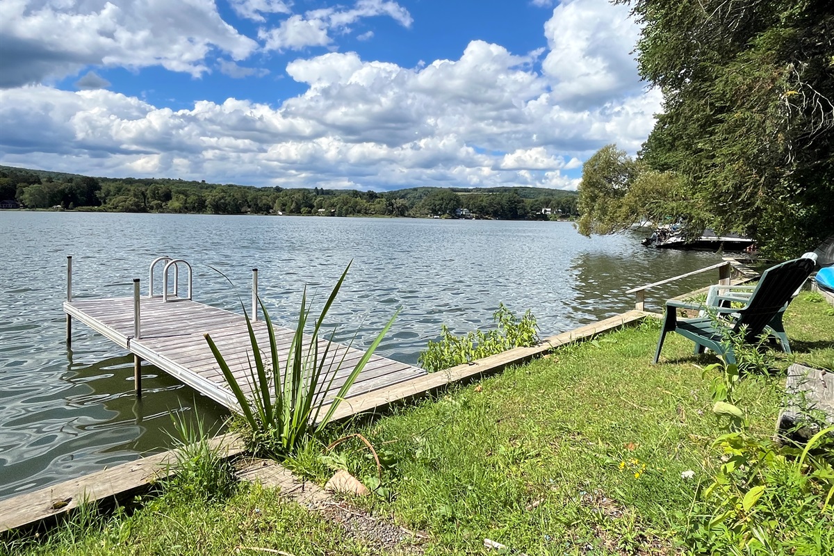 Lakeview Cottage - Enjoy the beautiful flat waterfront with easy access to the water.