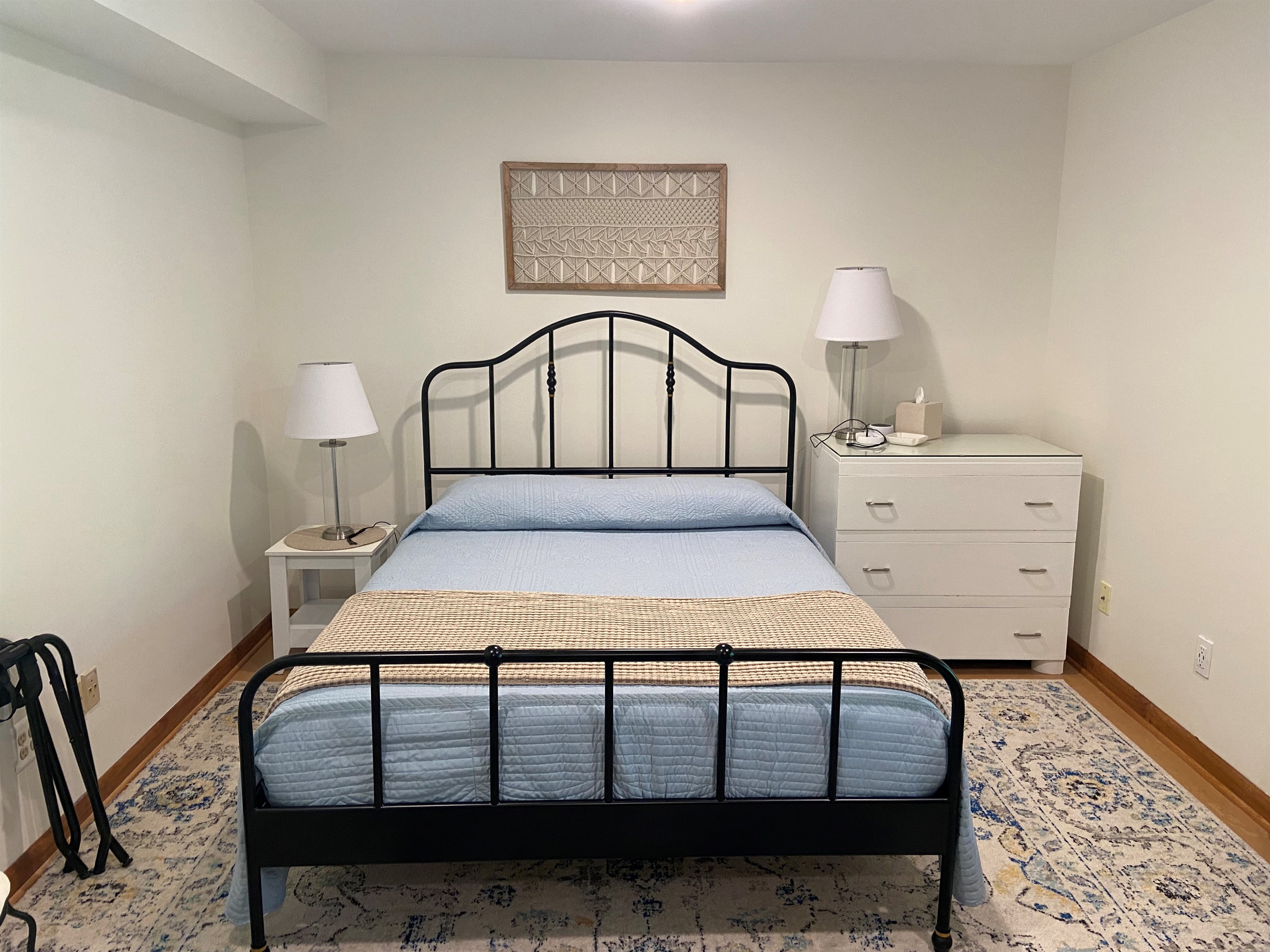 Queen bed