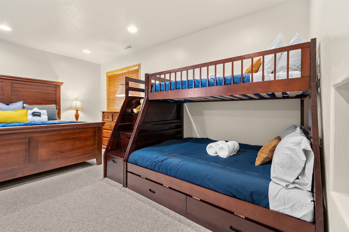 Perfect for families—bunk room designed for fun and comfort.