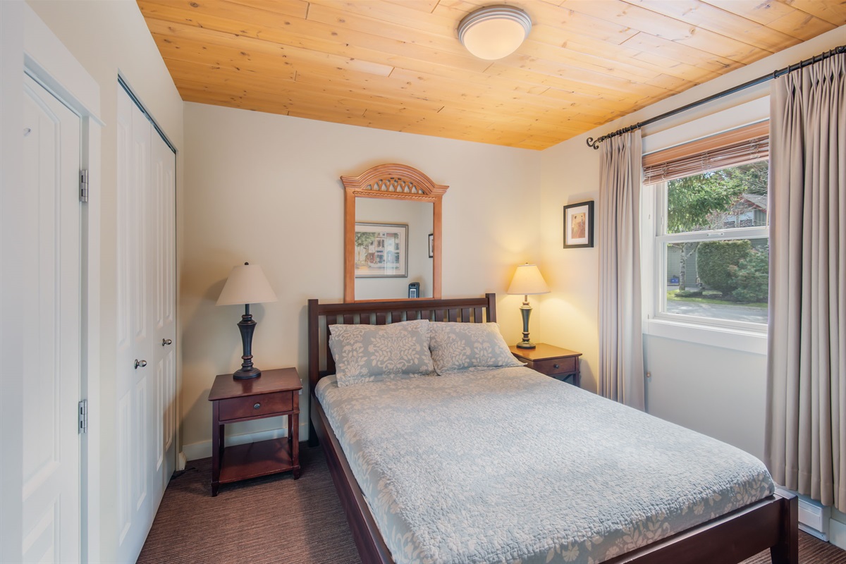 Entrance bdrm (twins coming?)