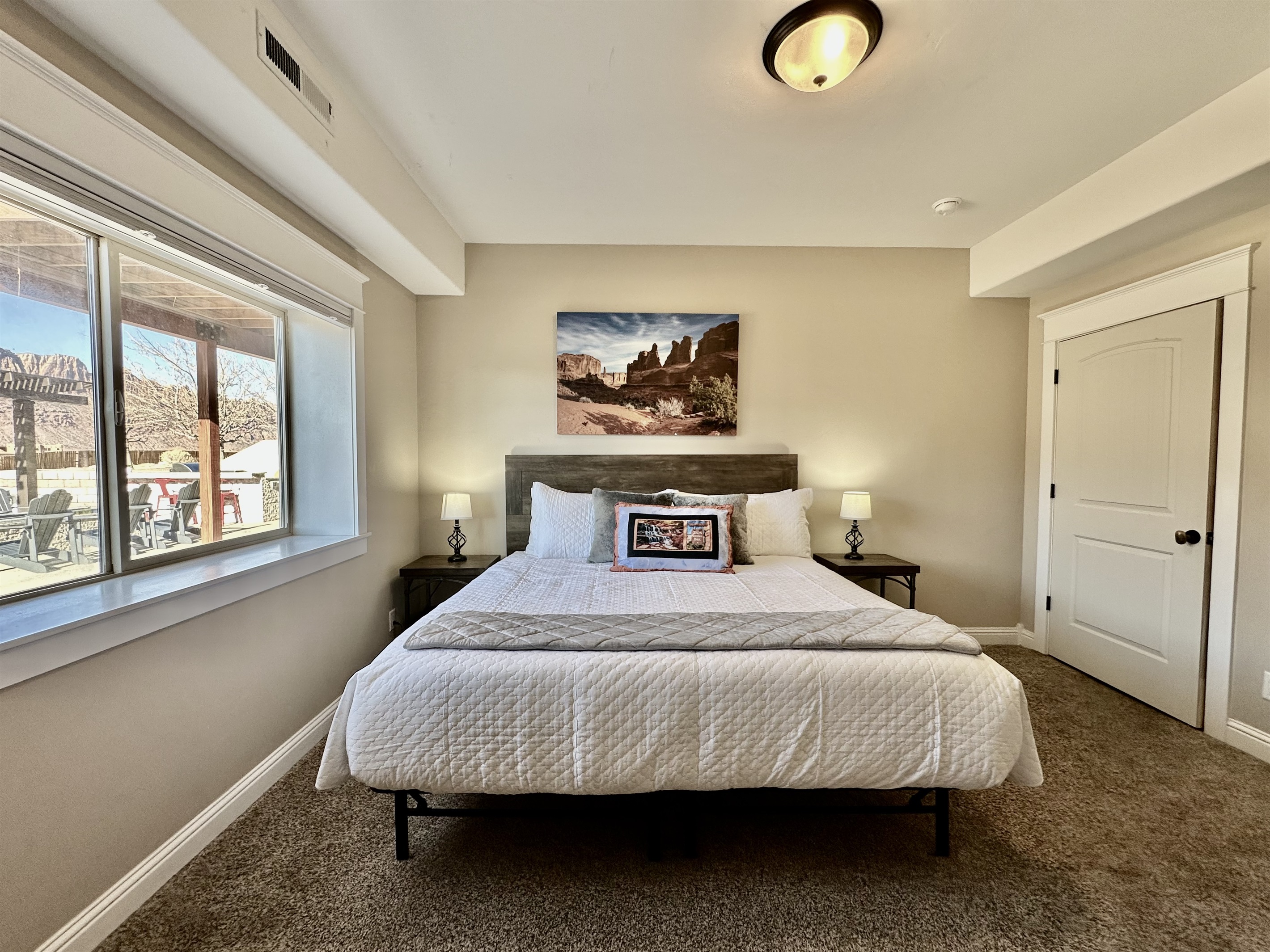 Guest Suite 5  - King Bed