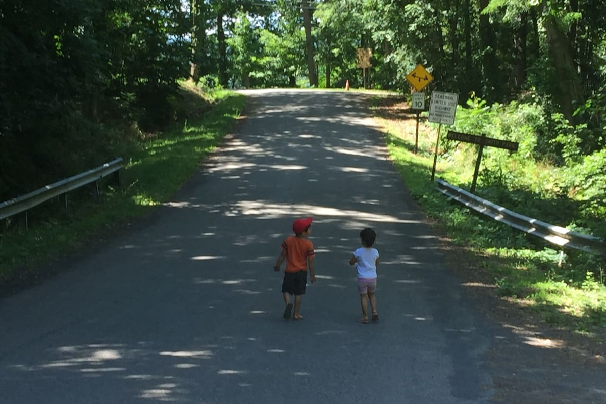 The walk from our home to Smith Park.