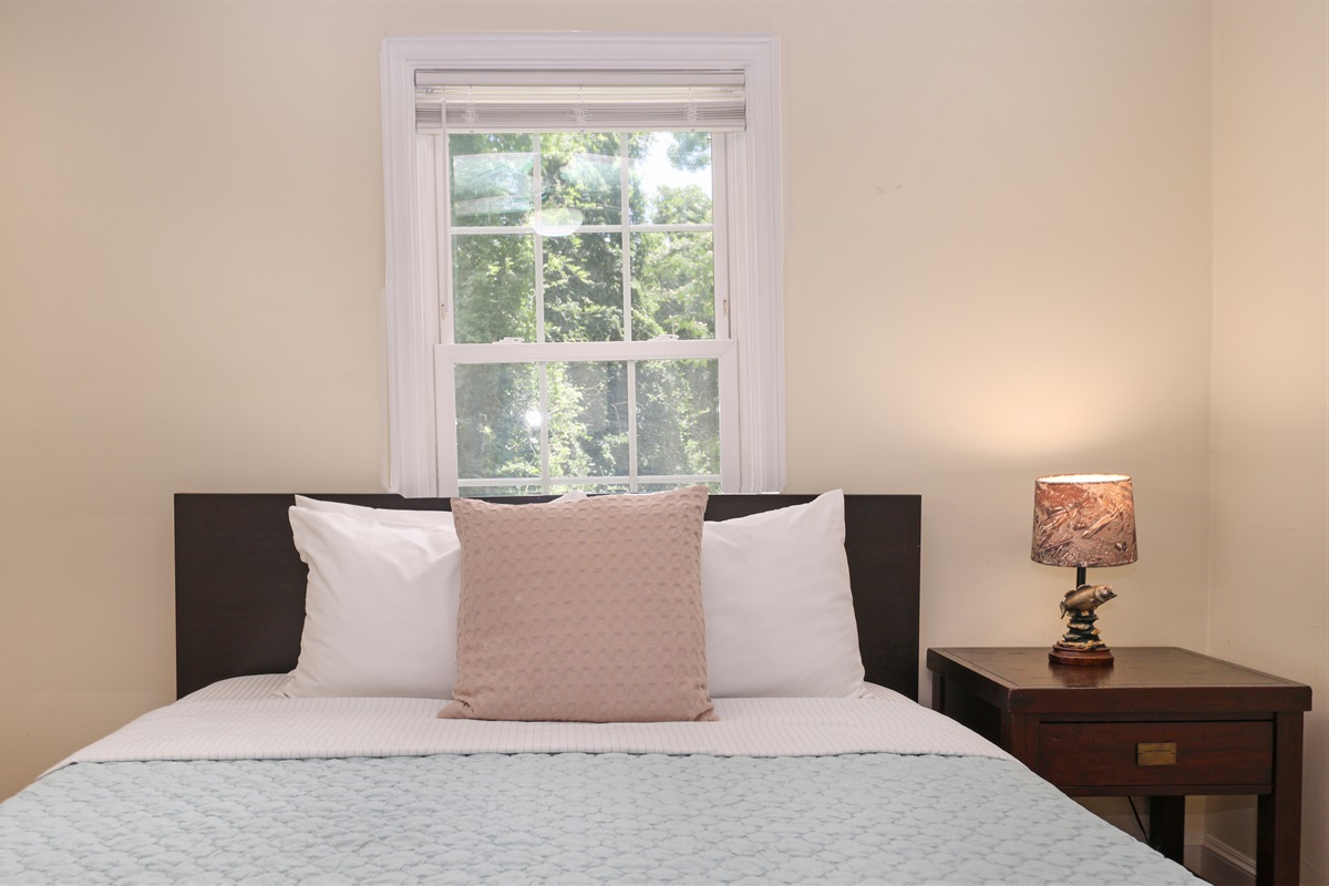 Bedroom 3- Queen Bed