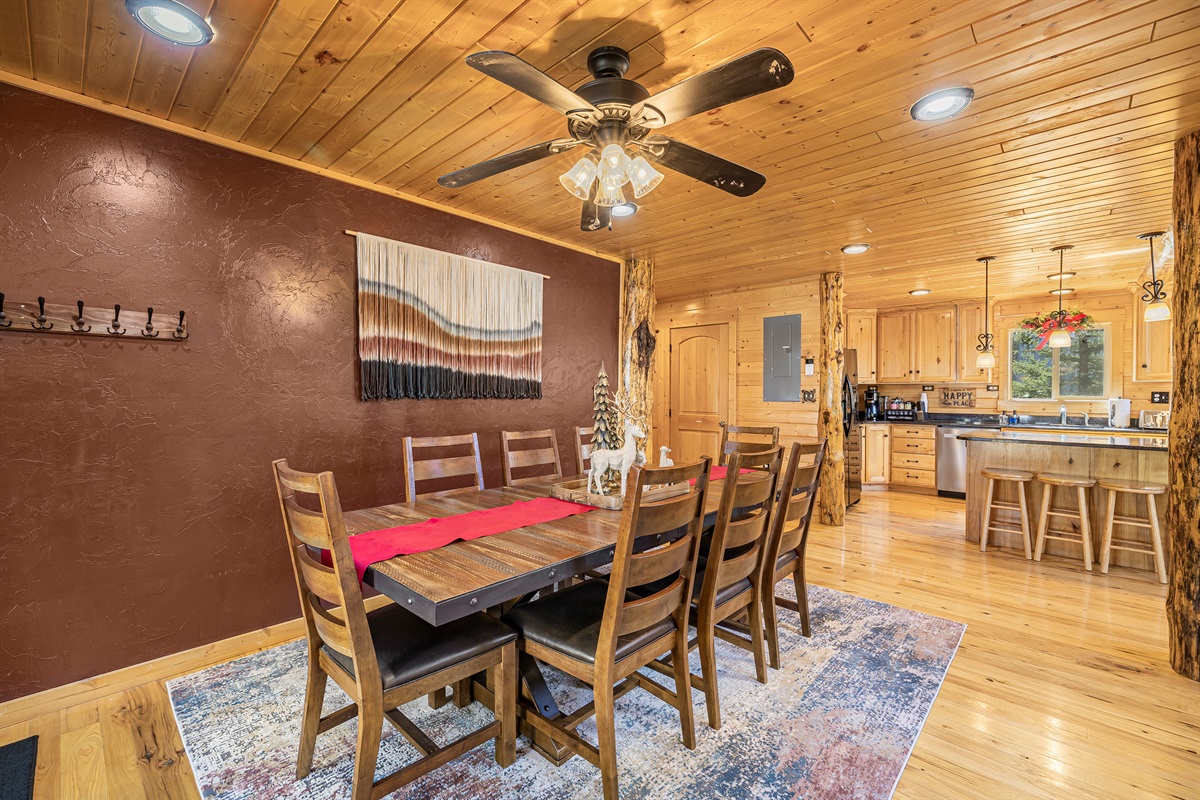 Familiy dinners with seating for 8 at the table and more at the kitchen bar