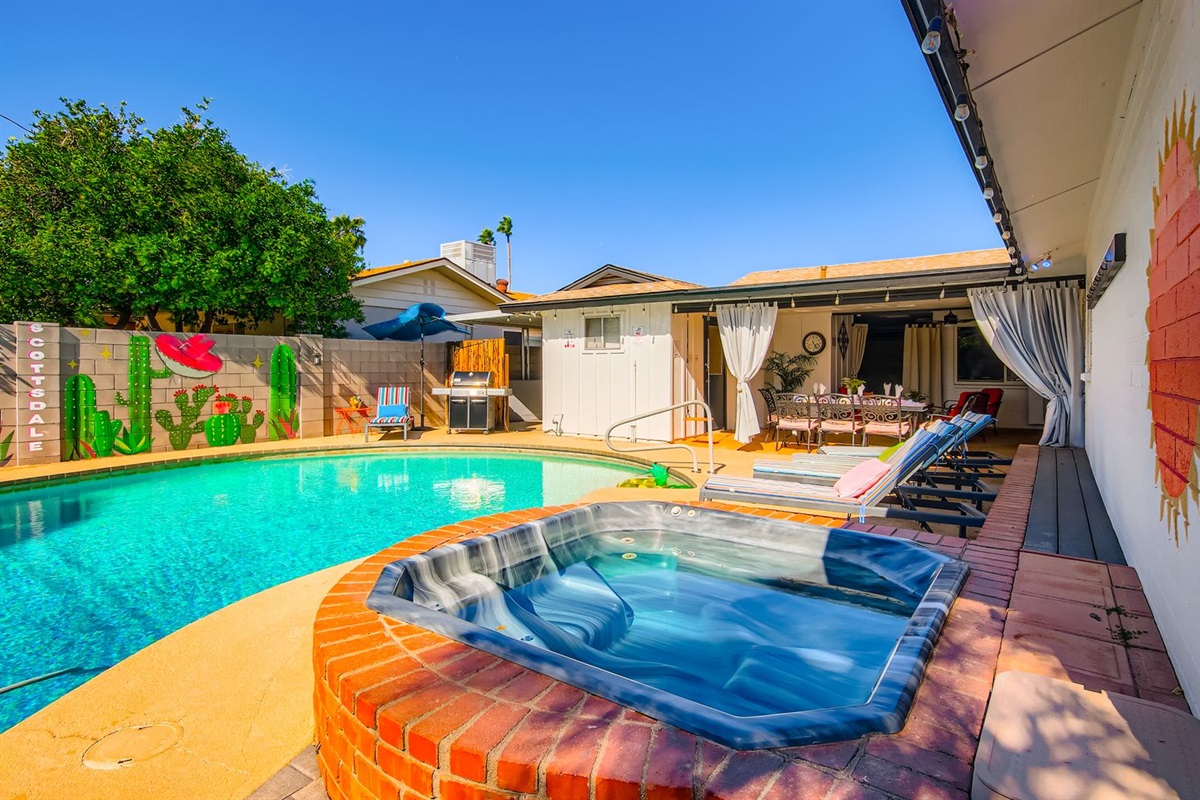 Heated Pool & Spa to Relax In After Long Day