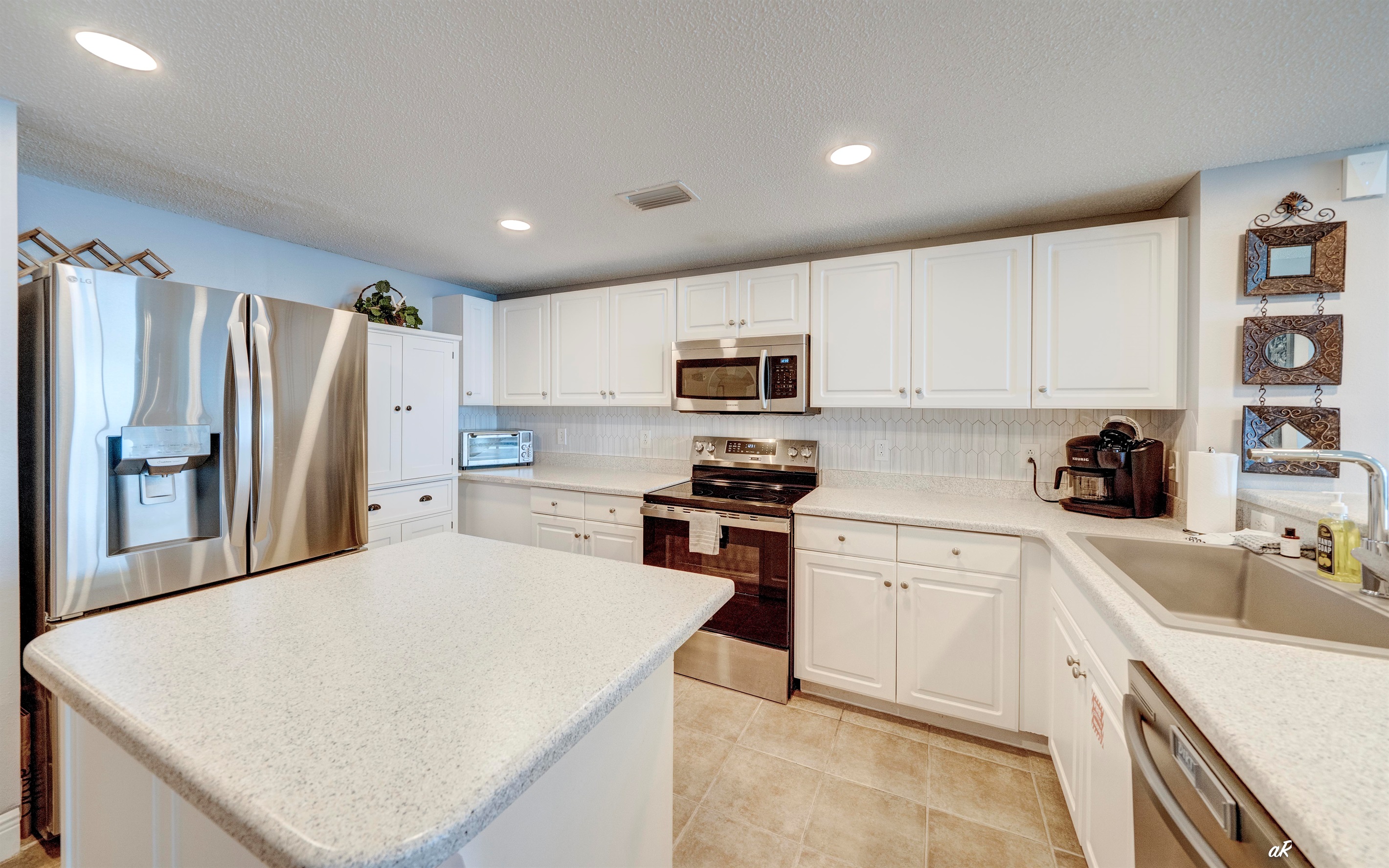 Kitchen full stove and appliances