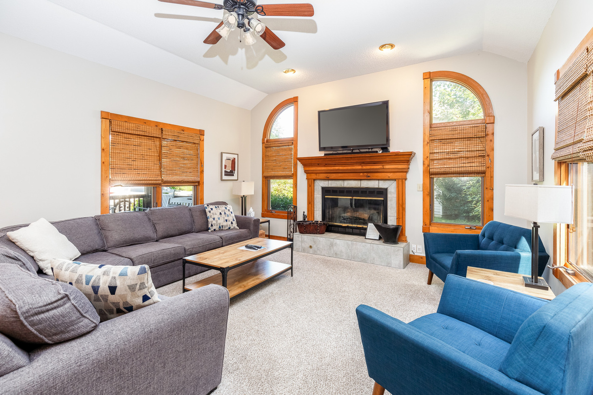 Main level living room