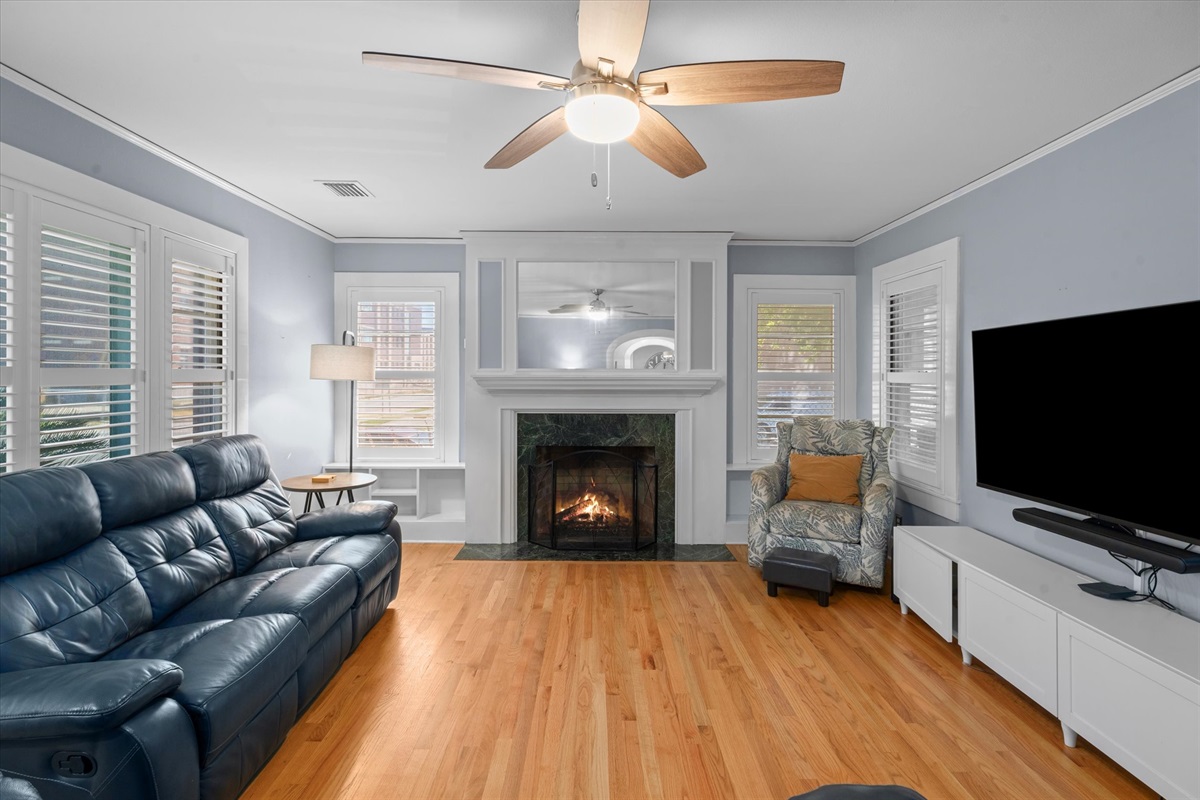 02fe83da341e47678b25ef7a0e9aff9d Large | Beachhouse | Texas | TX | Vacation Homes | Galveston | Crystal Beach | Kokomo | Breezy Days | Beachfront Elegance | Sunrise Serenity | Southern Sands Property Management, LLC