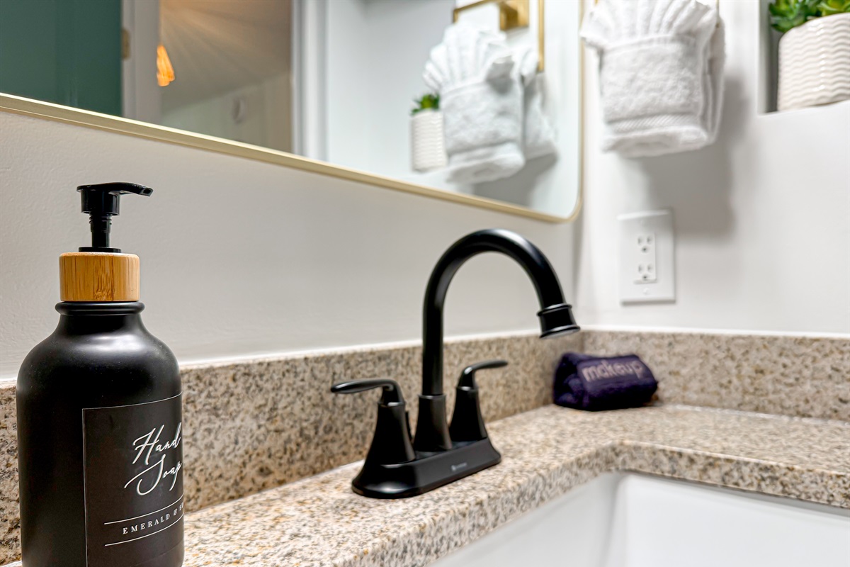 Thoughtfully designed extras such as makeup towels are a touch for your upmost comfort.