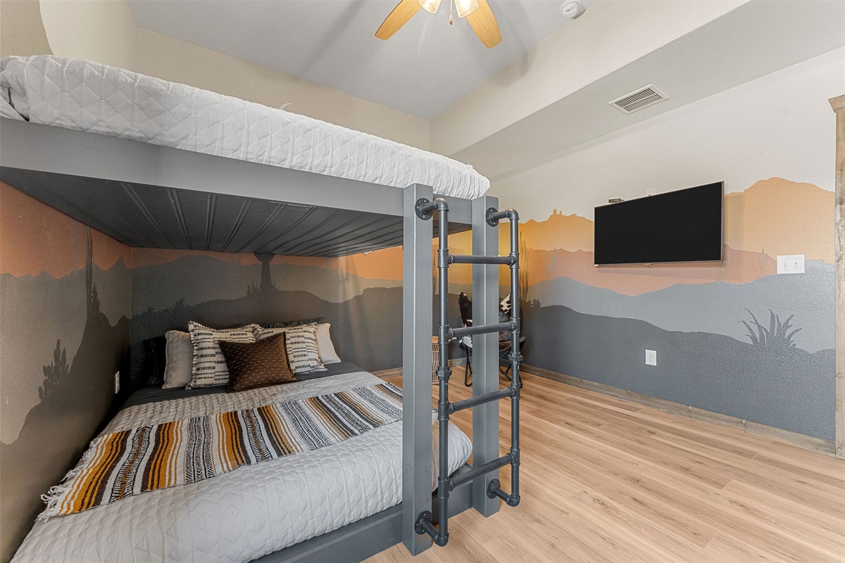 Lower level queen bunk room