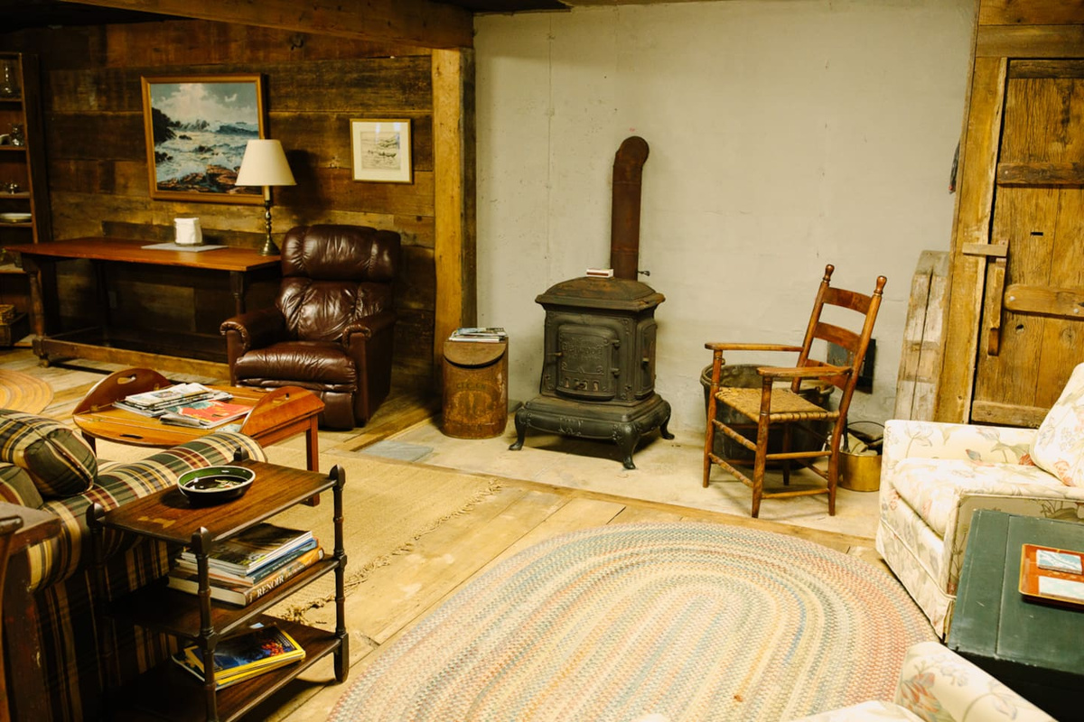 A working wood stove adds to the ambiance.