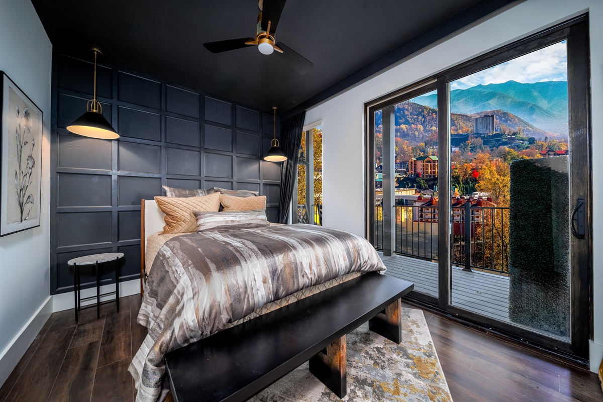 Experience five-star relaxation in a Queen-sized bed, where luxury and comfort are seamlessly combined."