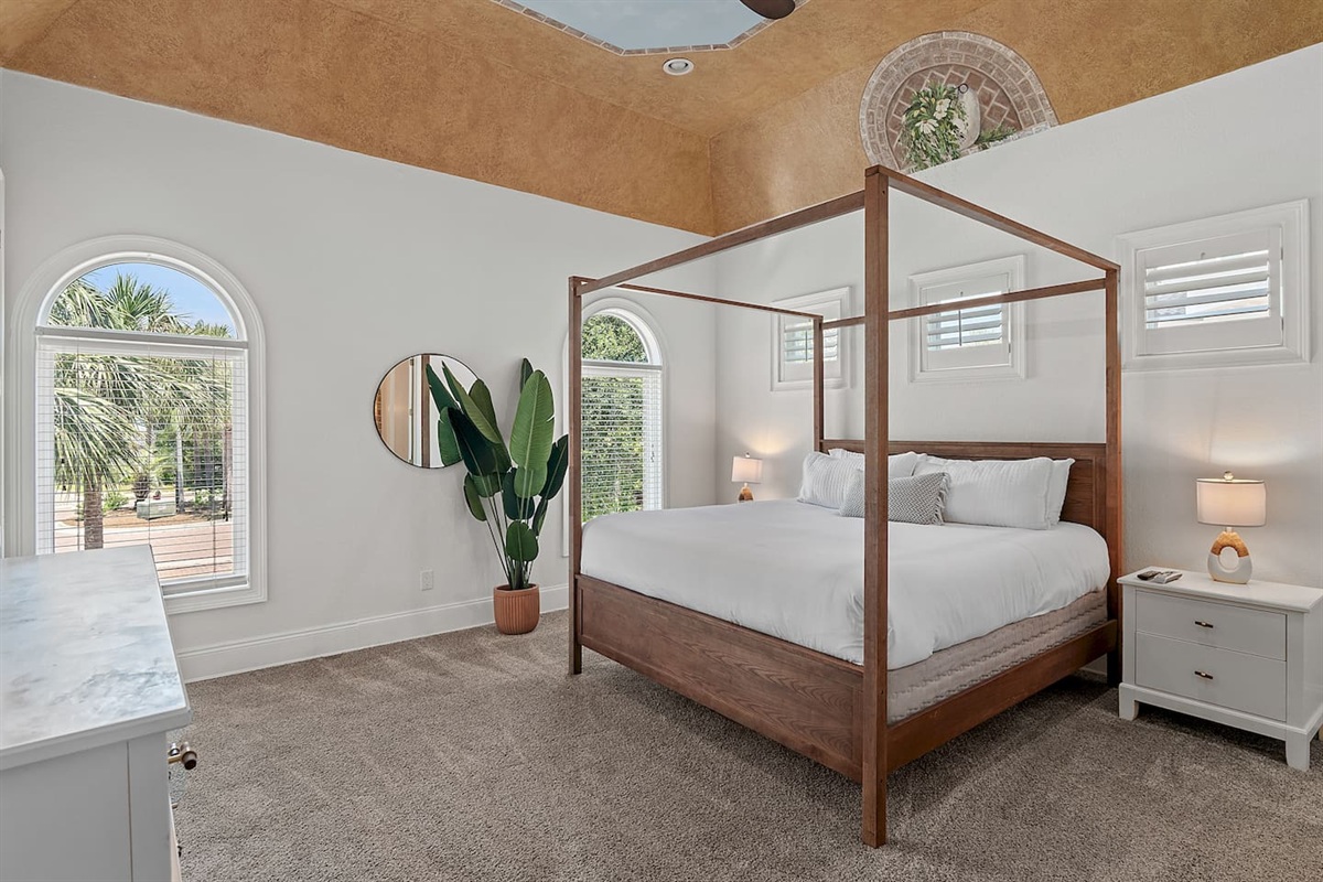 Bedroom 2 — king bed