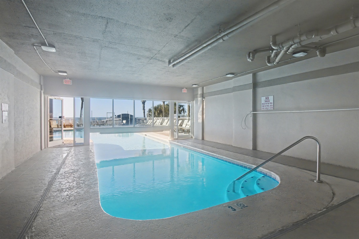 Indoor / Outdoor pool! heated seasonally