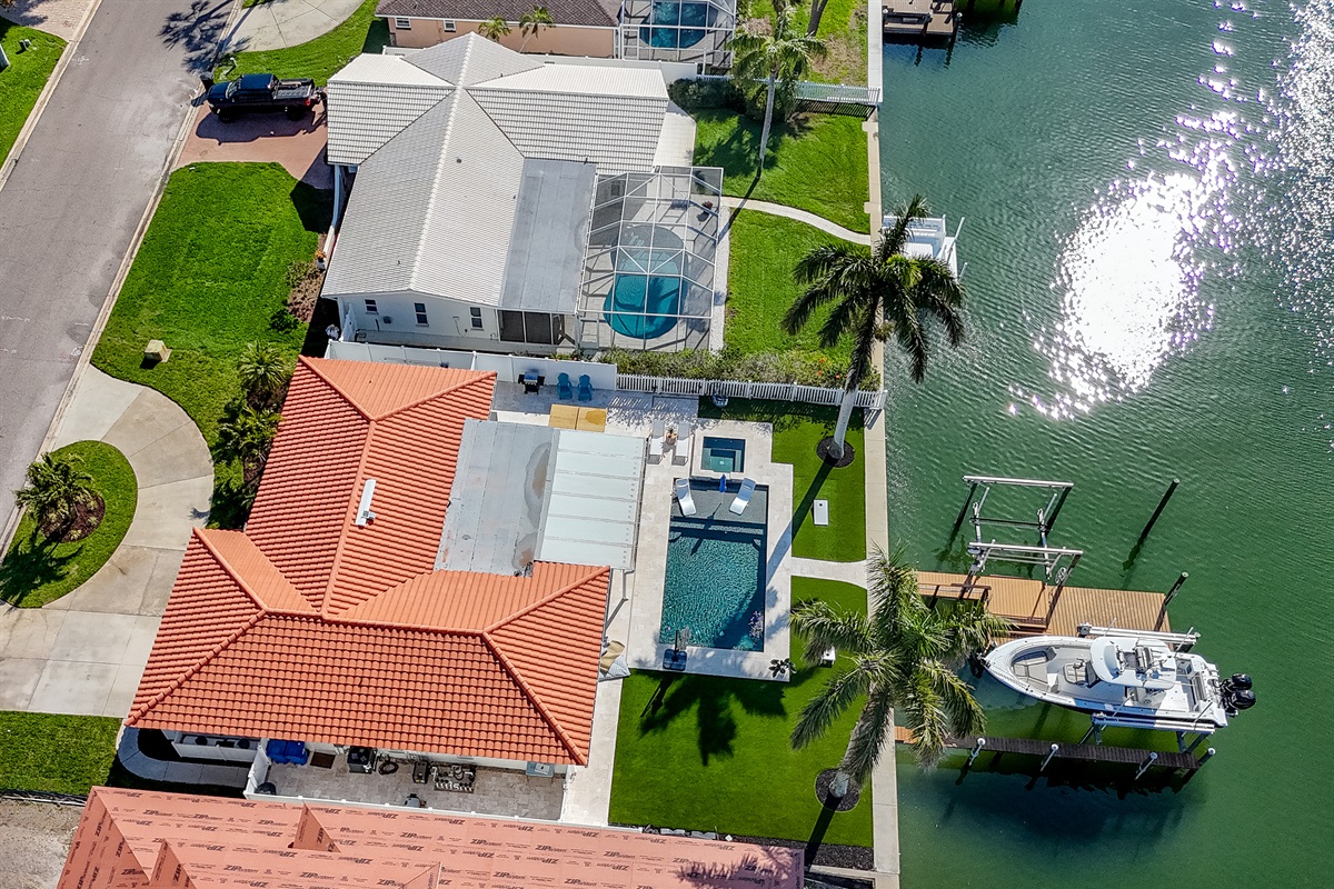 Right on the Sparkling Waters of the Intercostal