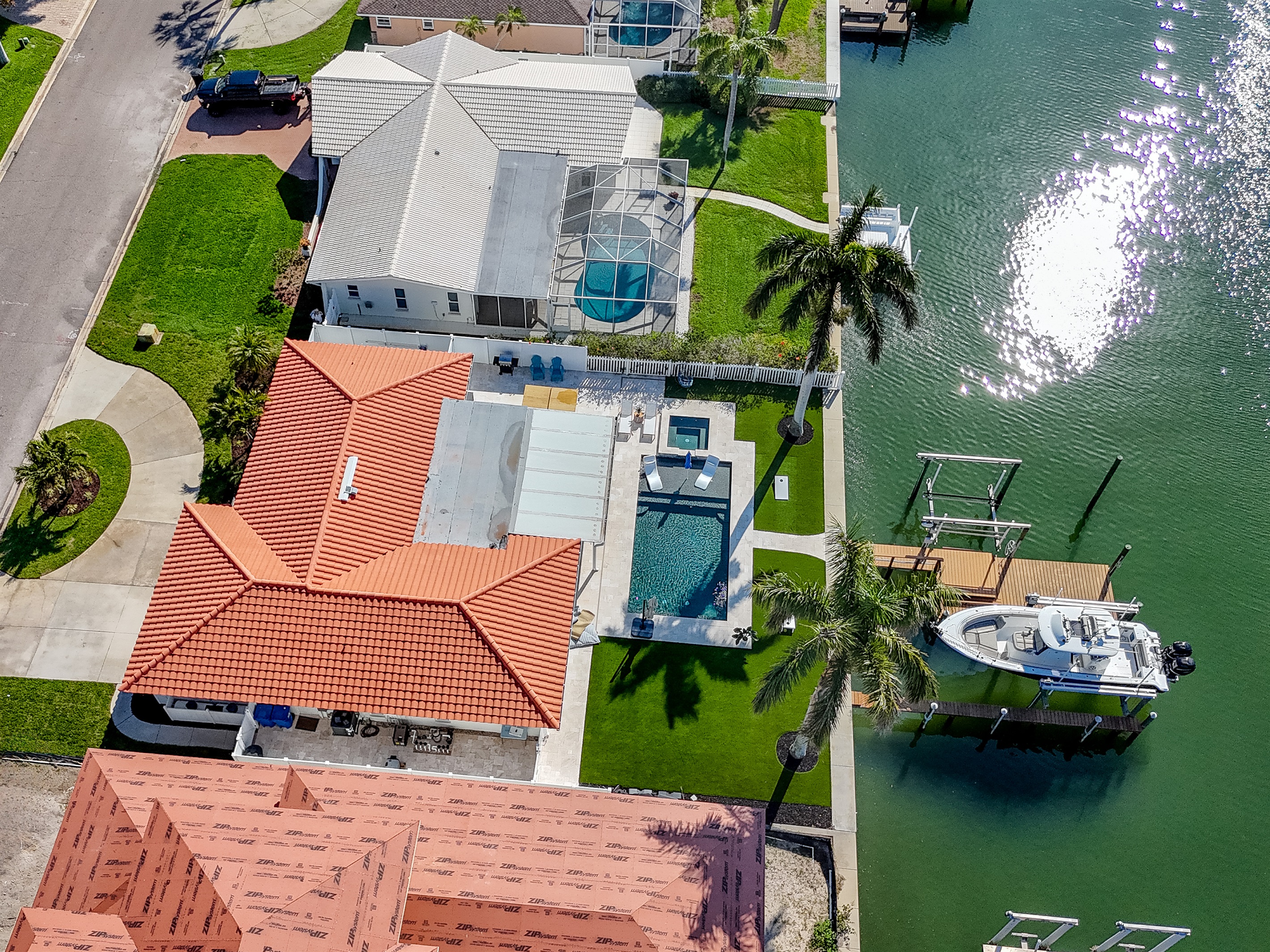 Right on the Sparkling Waters of the Intercostal