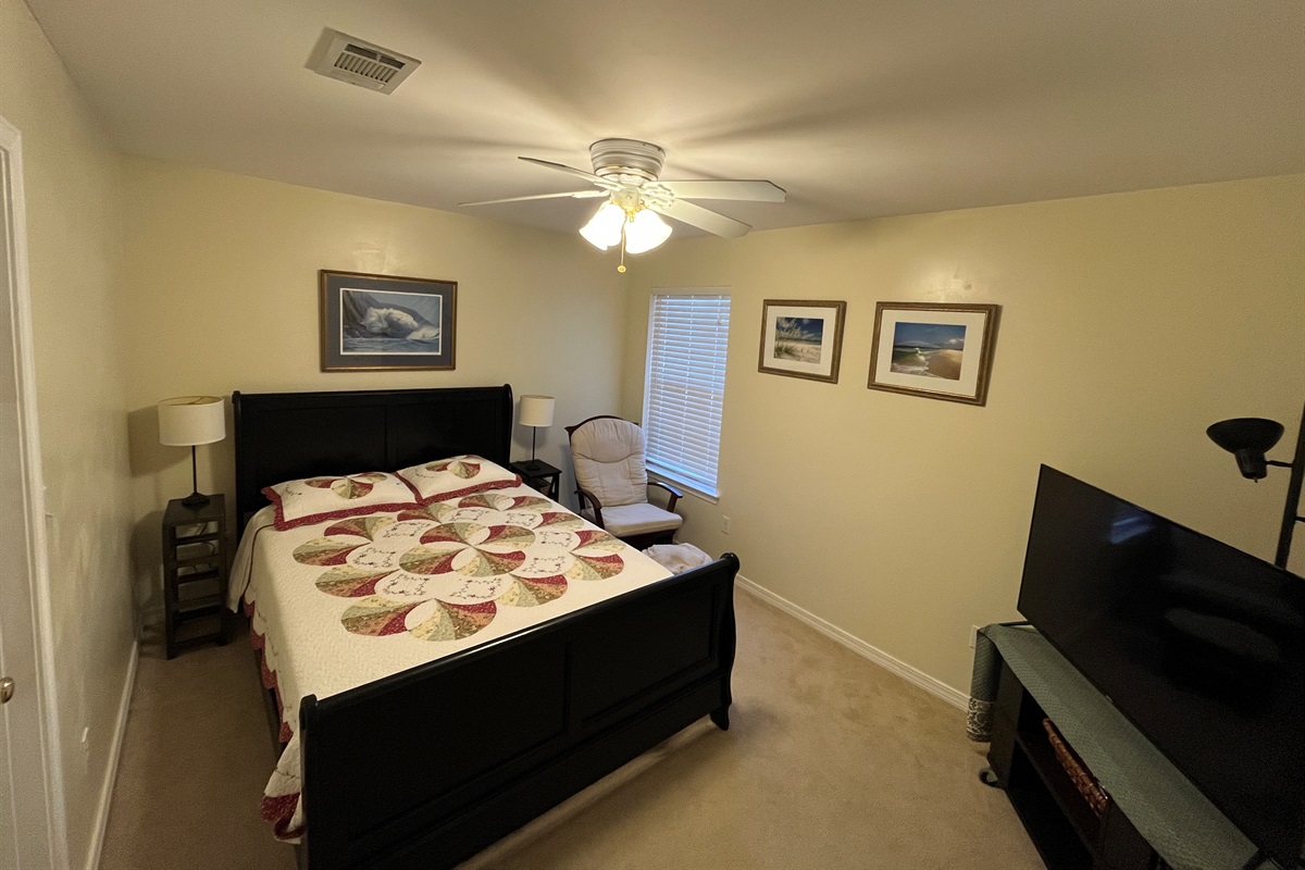 Quiet and relaxing guest bedroom