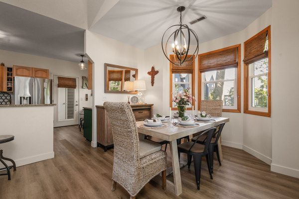 Irish Ivy Retreat | 2BR Near Notre Dame, photo 7