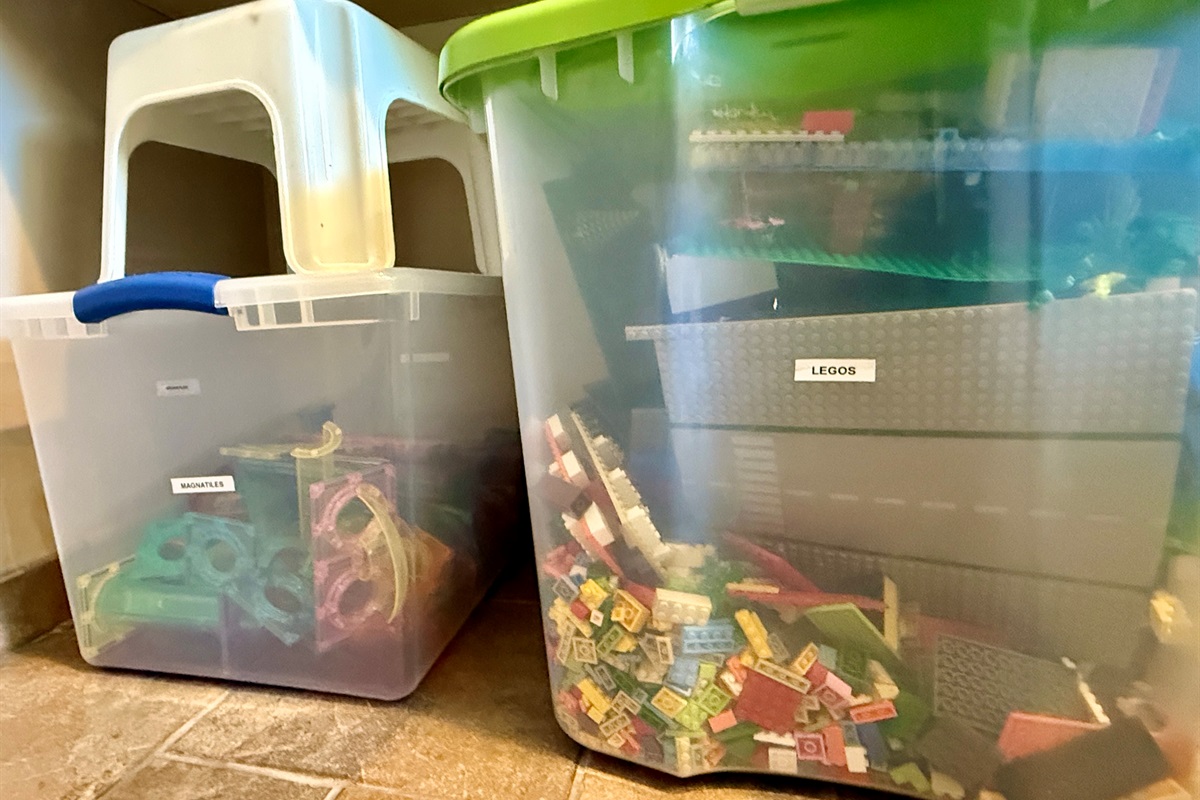 Legos and Magnatiles- Wholesome entertainment for the kids!