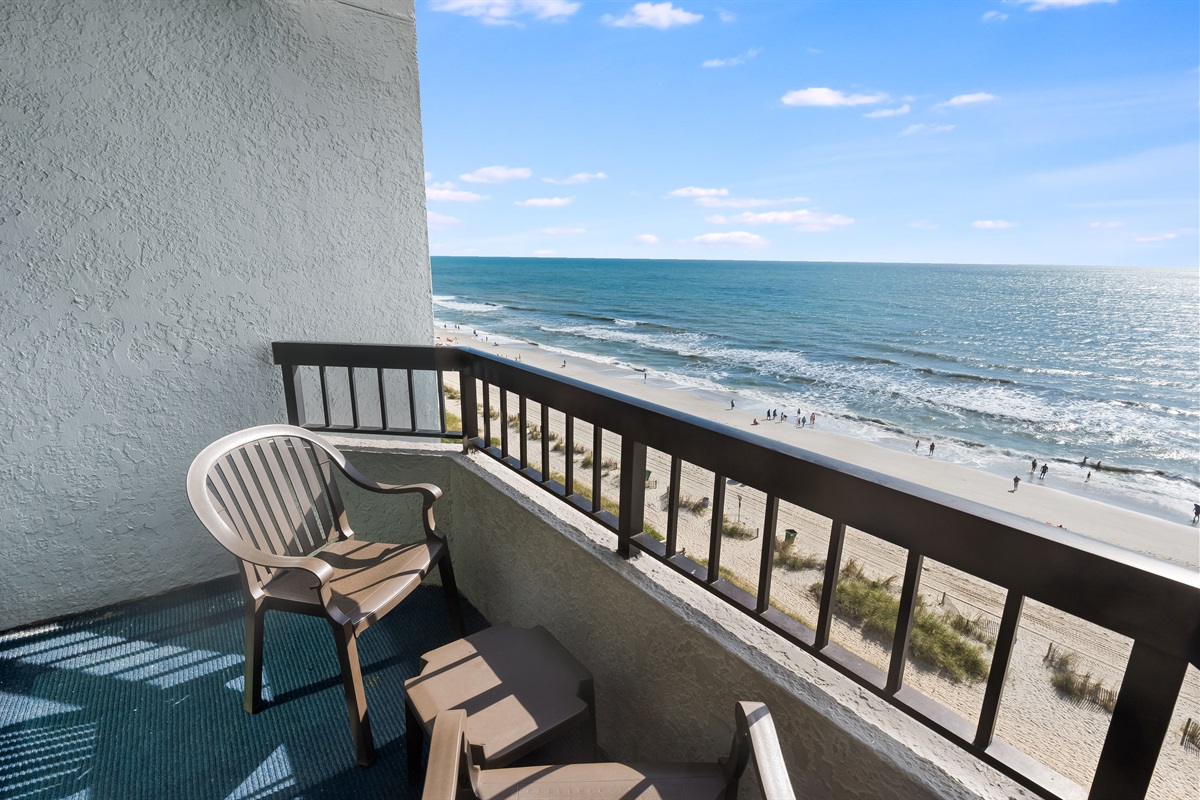 Balcony with Amazing Views of the Ocean🌊☀️