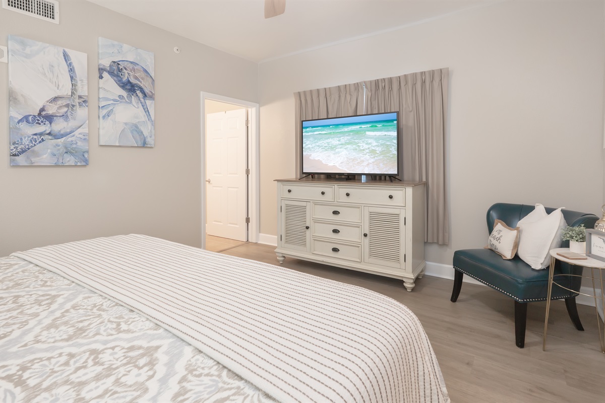 Rest easy in our comfortable king master suite