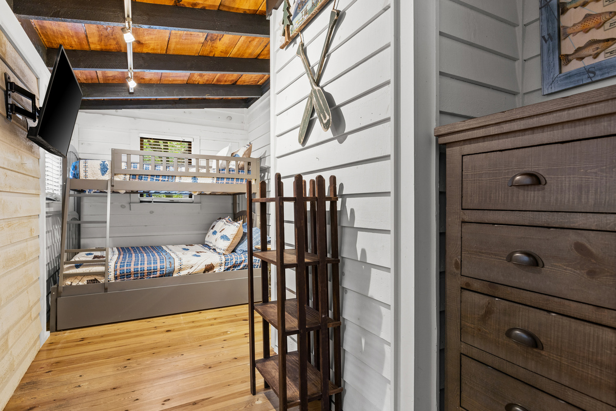 Kids love the twin-over-full bunk room, while adults appreciate the extra sleeping flexibility.