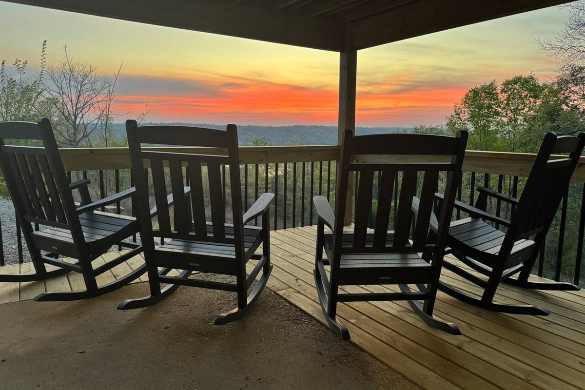 Classic rocking porch with lake and stunning sunset views!