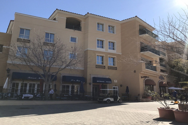 Lake Las Vegas merchants