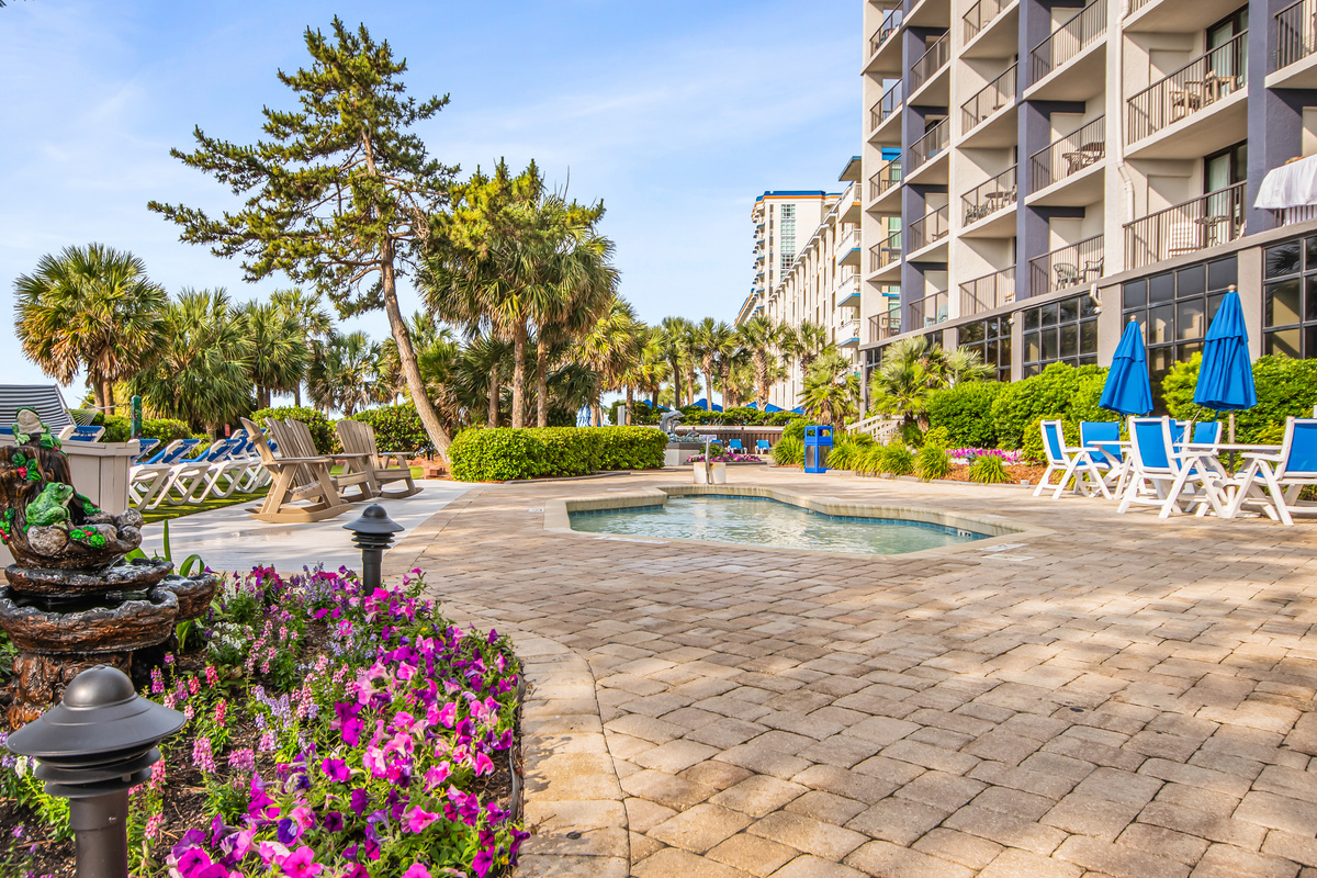 2 large heated swimming pools and 1 heated baby pool for your a relaxing and fun vacation!