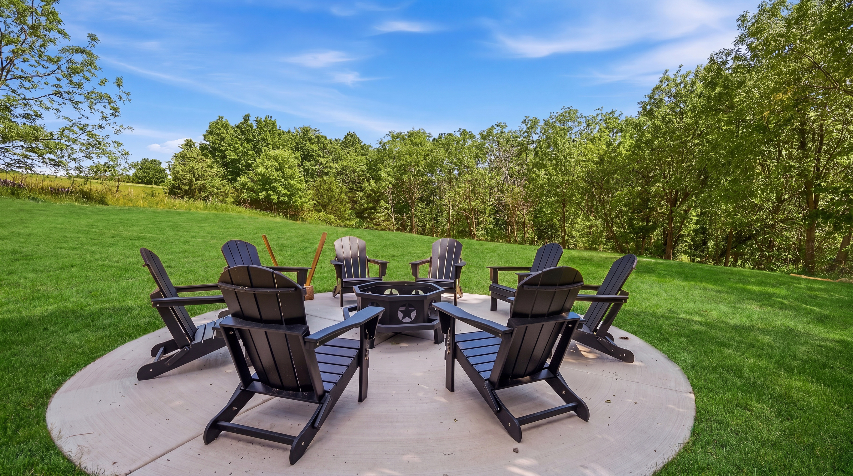 Make memories around the firepit!