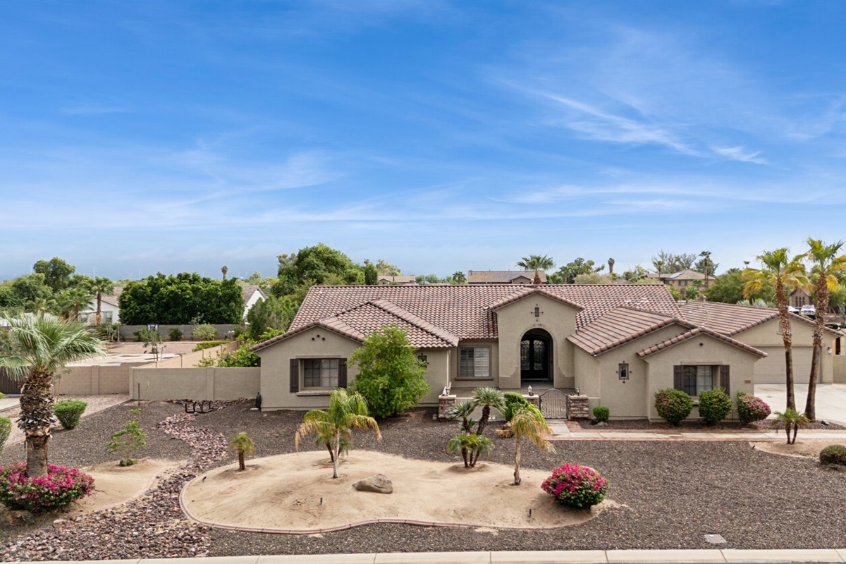 Desert Cove Escape | 5BR Retreat w/ Pool & Casita — Desert Cove Escape | 5BR Retreat w/ Pool & Casita, Surprise, Arizona — photo 26
