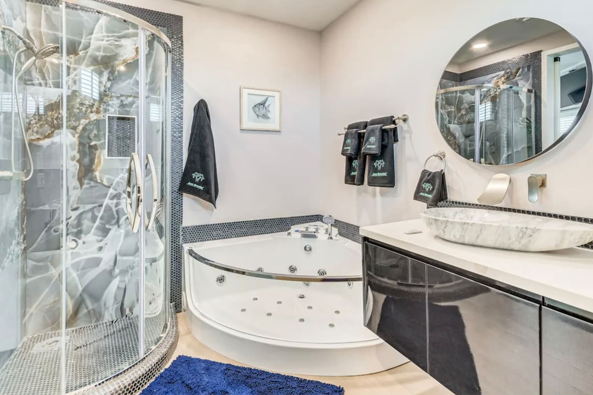 2nd floor master bath
