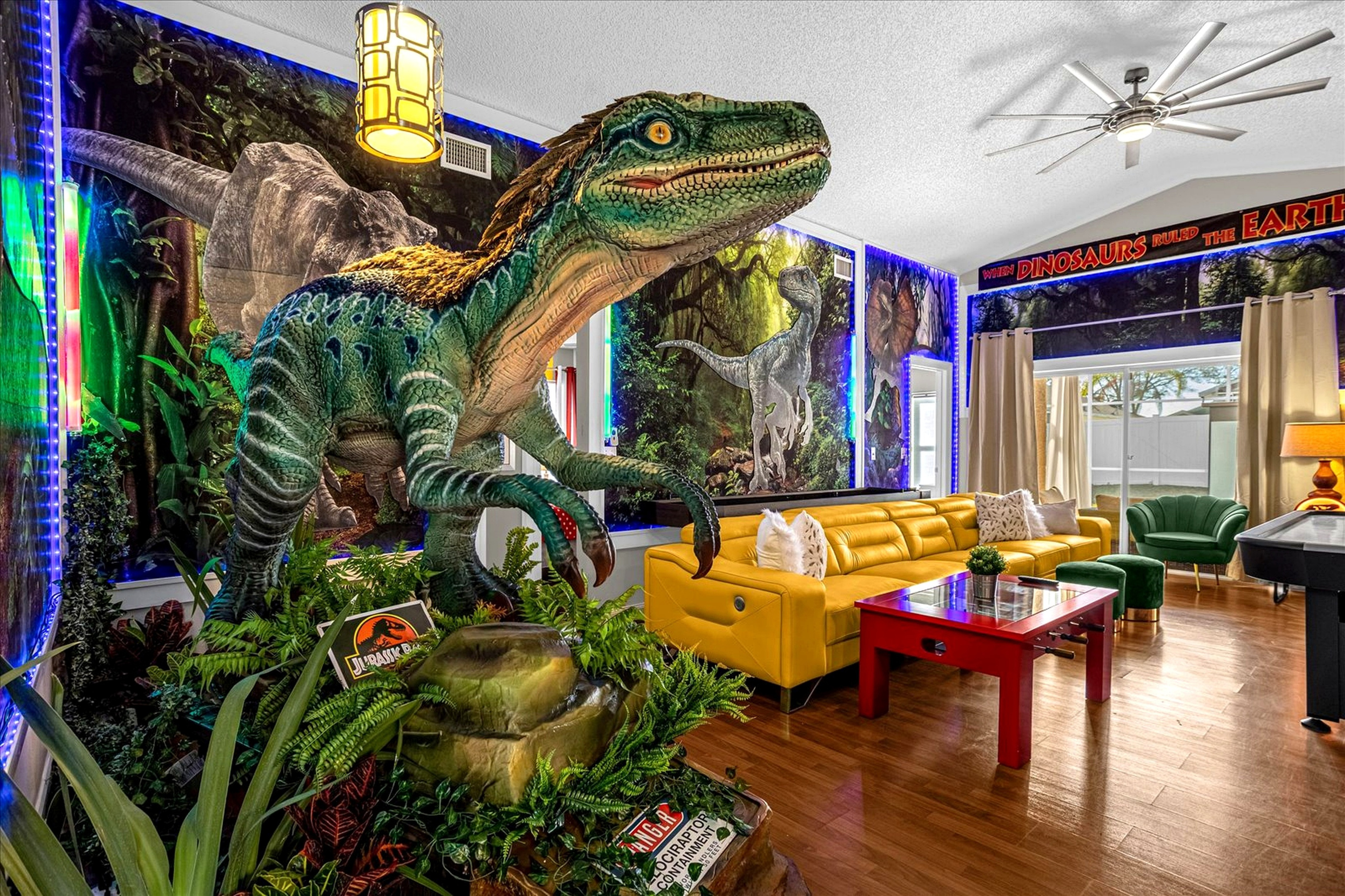 1st Animatronic Dinosaur Villa – Photo 1