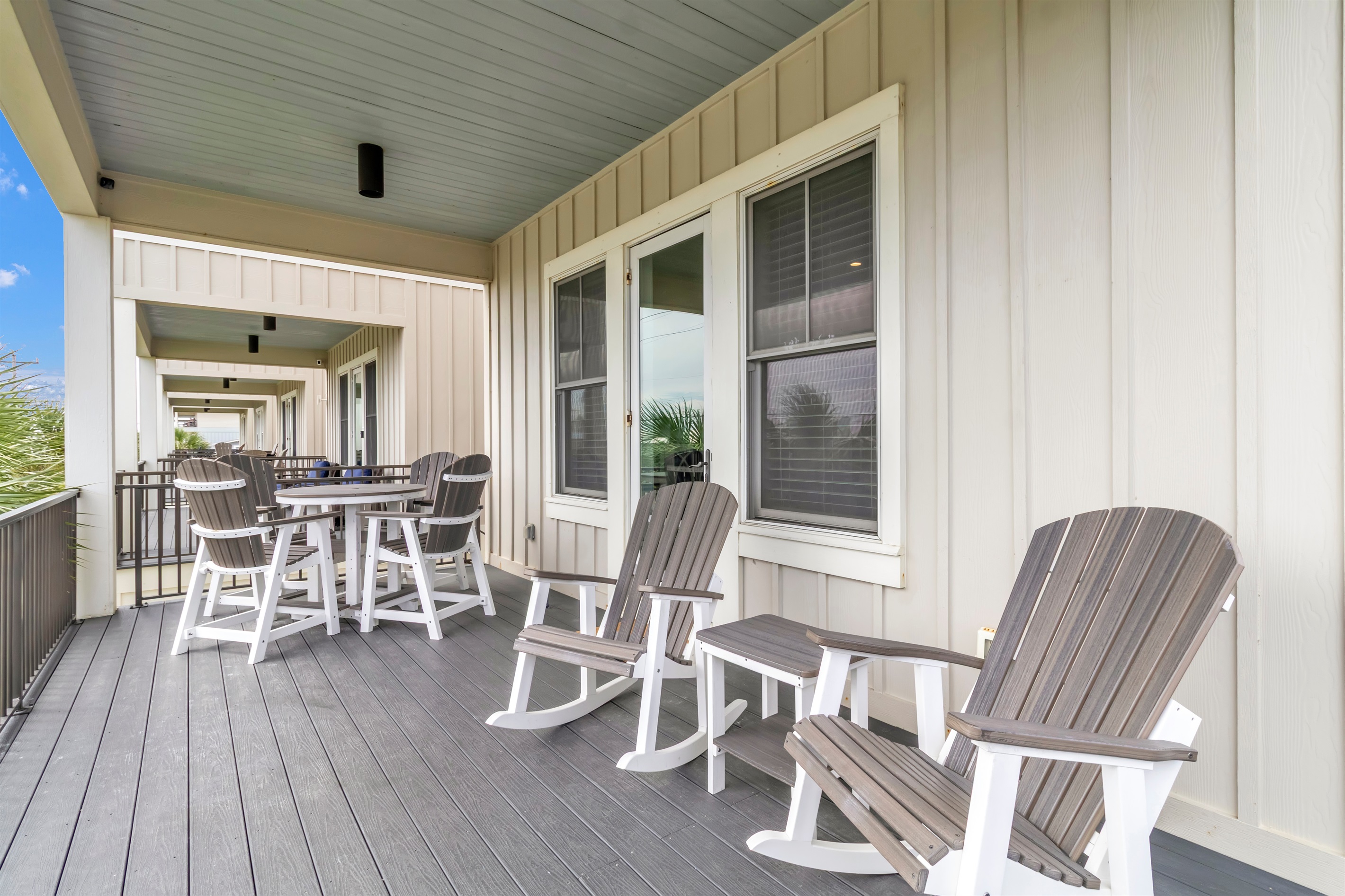 Enjoy eating breakfast while listening to The Gulf!