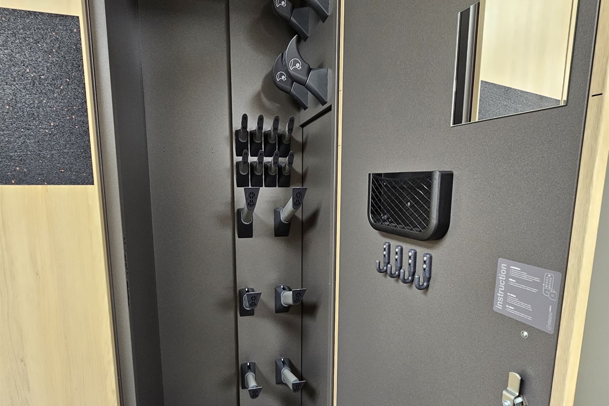 Guests get FREE ski/snowboard storage at Ridge Club. Locker include storage for up to 4 skis/snowboards with boot/glove heaters.