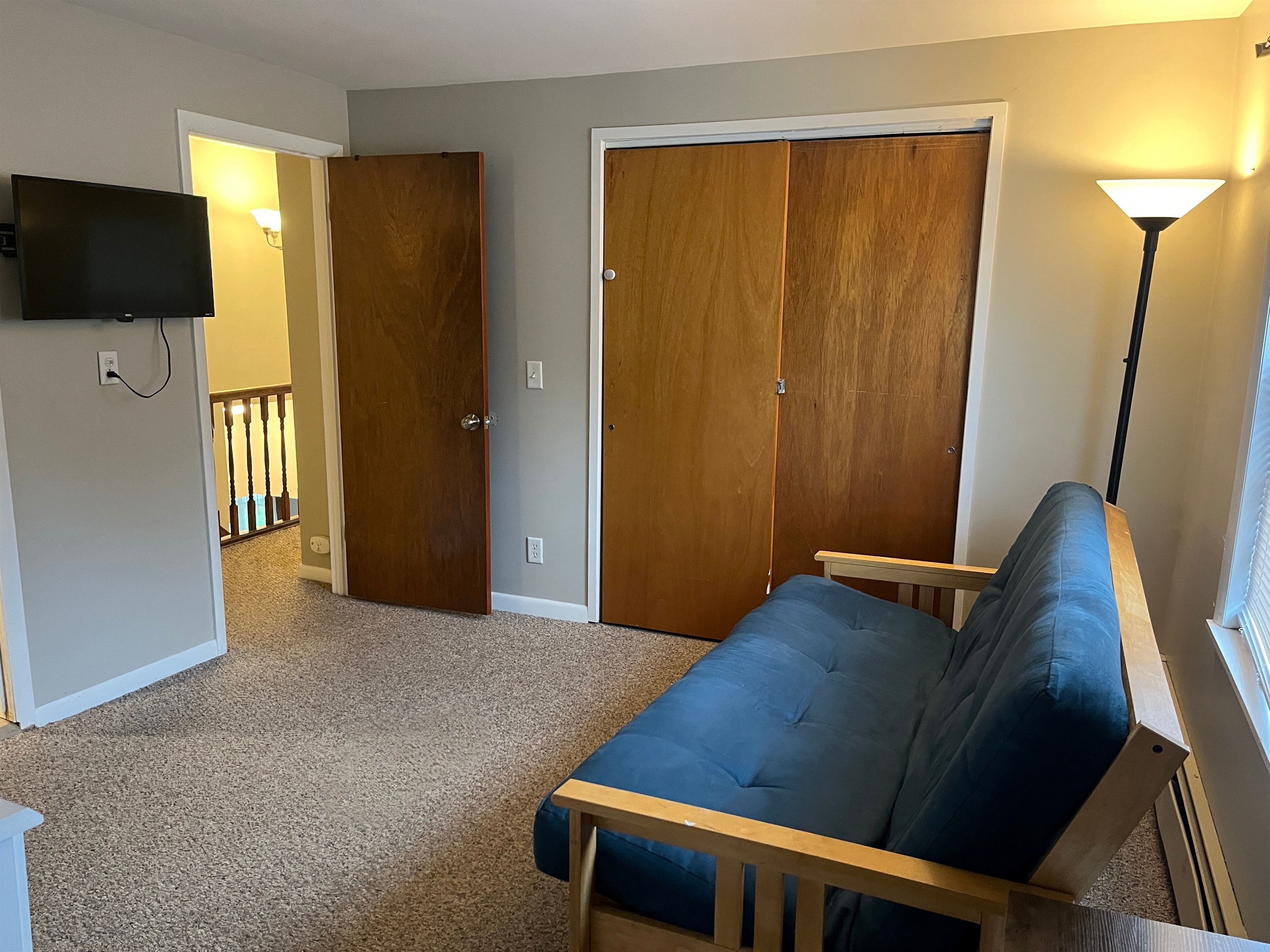 Bdrm 6 - Family Suite Queen, Twins, futon and ensuite bath